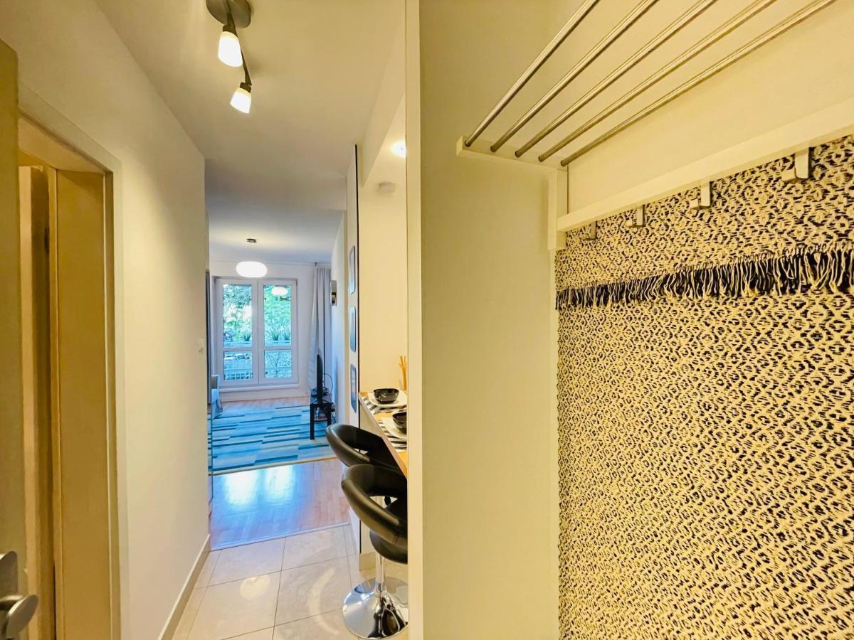 בודפשט Peony Hollo Apartment - Free Garage Under The House מראה חיצוני תמונה