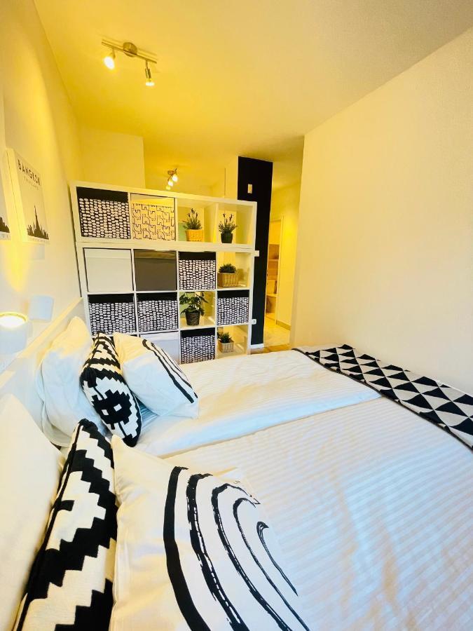 בודפשט Peony Hollo Apartment - Free Garage Under The House מראה חיצוני תמונה